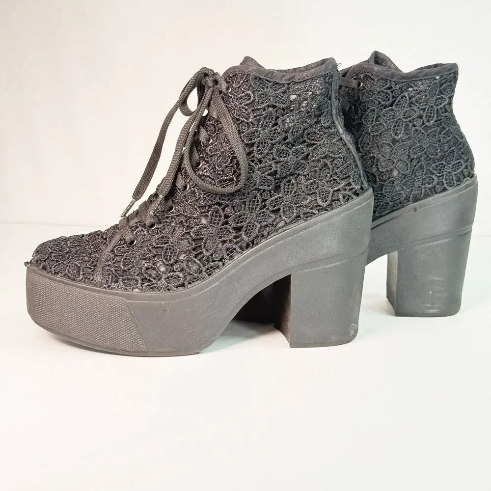 Y2K | Bakers | Chunky Platform Sneaker Booties | Black Lace Flora | Sz 6.5